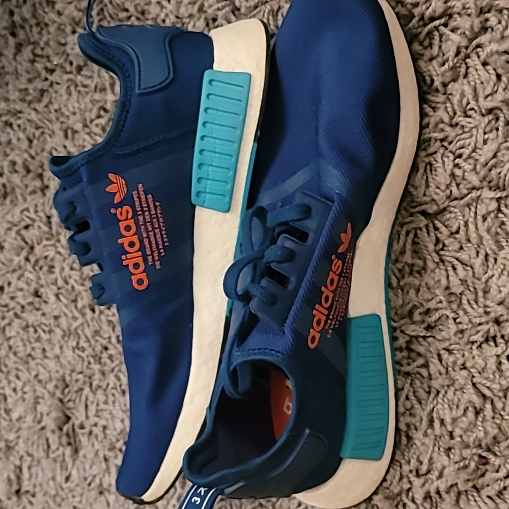 Adidas NMD R1 - Picture 8 of 11